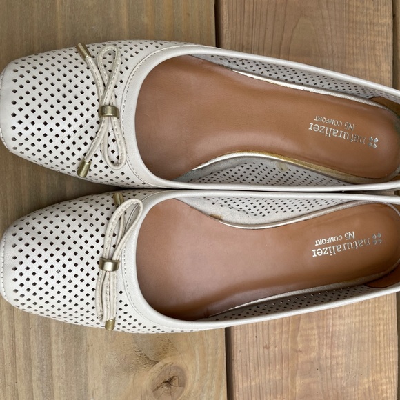 Naturalizer N5 Comfort Low Wedge Shoes – Size 8W (Cream) - Picture 3 of 9